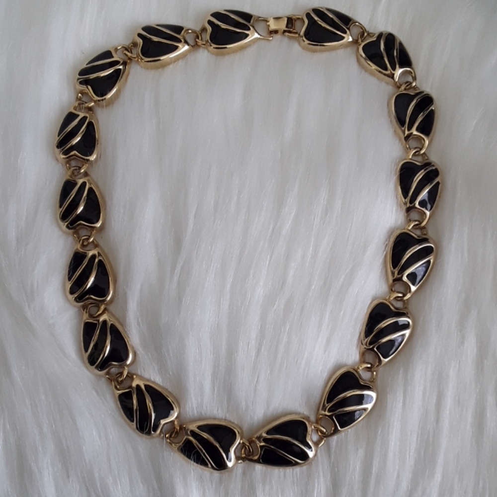 GORGEOUS NECKLACE